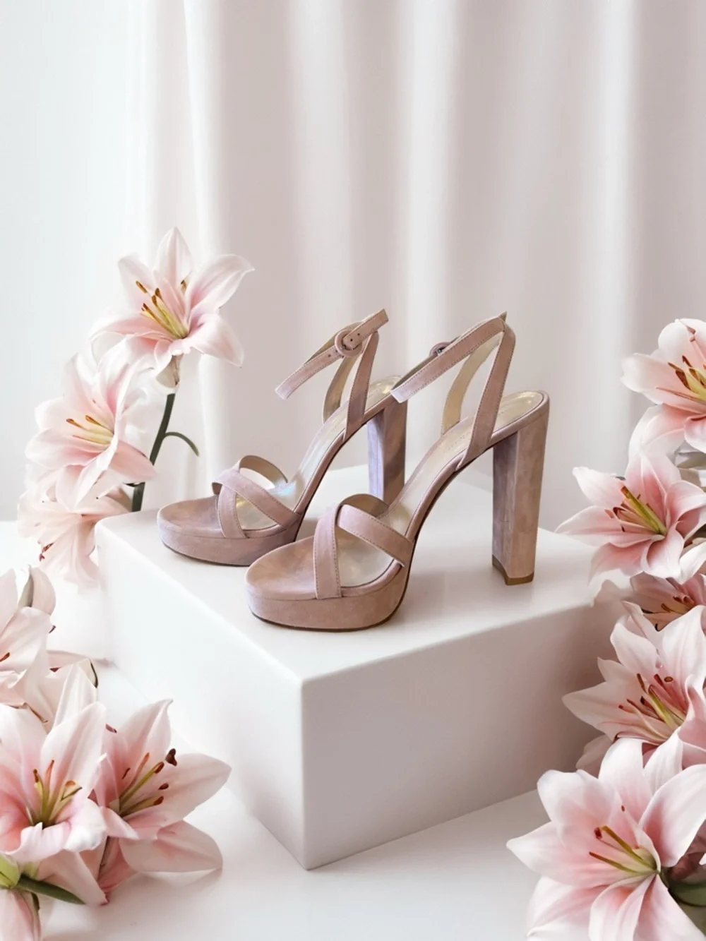 Gianvito Rossi Pink Platform Sandal in Dahlia Ballet Pink Suede